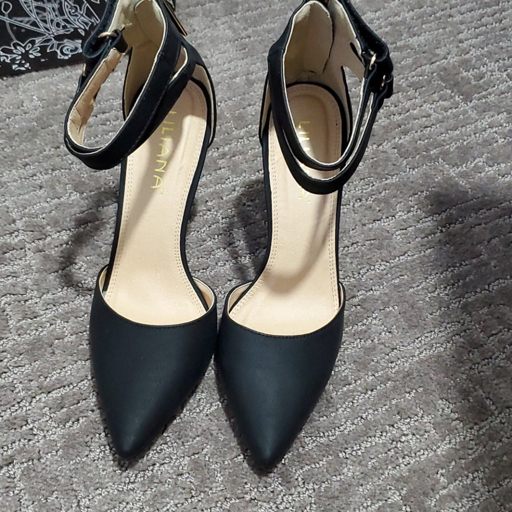 NWT Liliana Heels - Picture 4 of 4